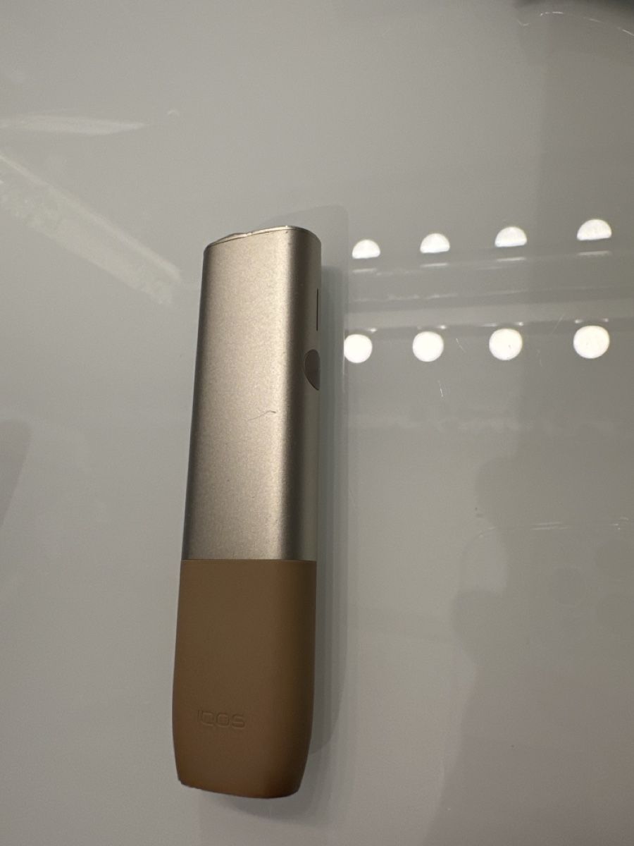 Iqos Altri Prodotti per fumatori: IQOS  gold gebraucht – Usato da Menzingen venduto da Endina.S 1