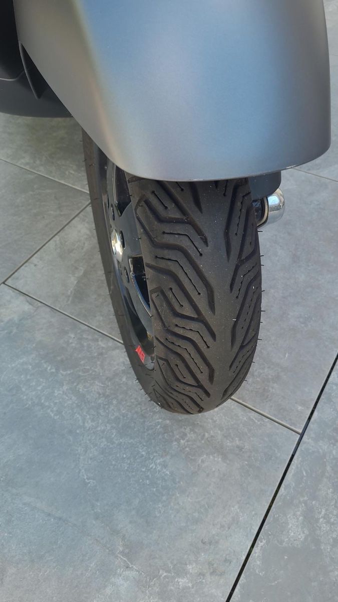 Vespa Scooter: PIAGGIO VespaGTS Super 300 – Nuovo (secondo la descrizione) da Thürnen venduto da Danilo9 3
