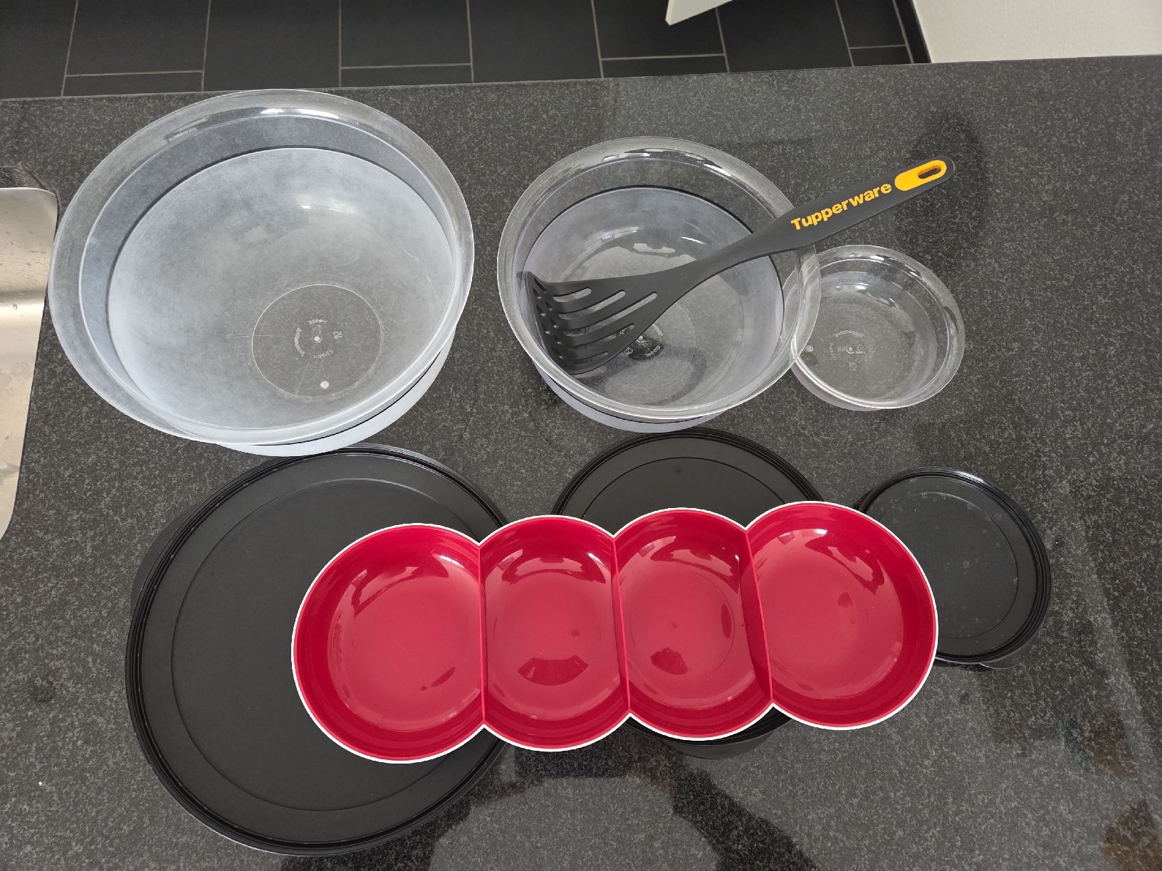 Tupperware Behälter & Ähnliches: Tupperware Set – Gebraucht aus Illnau von miracle13