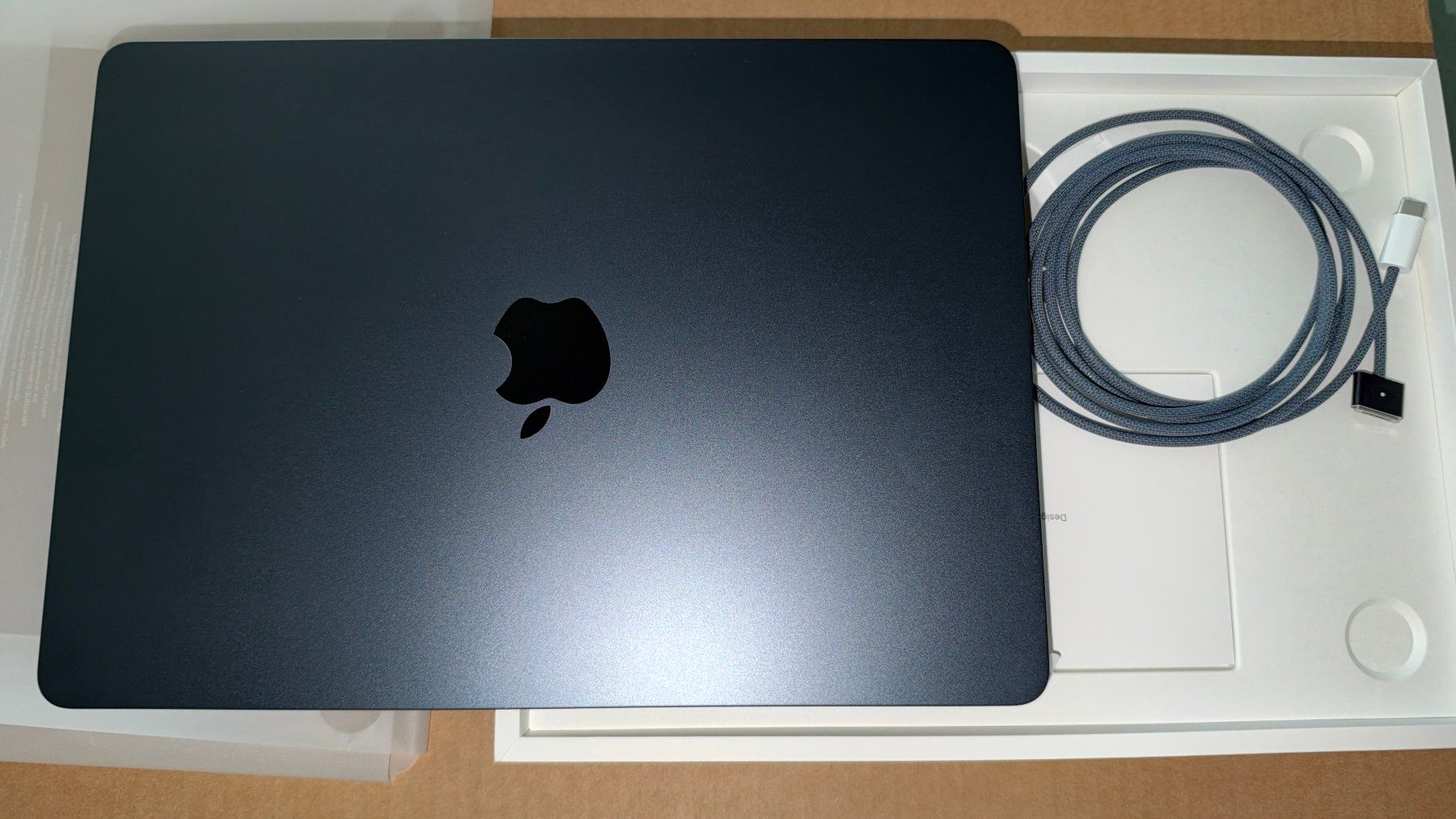Apple Portables: Apple MacBook Air 2TB – Neuf (Voir description) à Zürich par Verkaufen-Schweiz 2