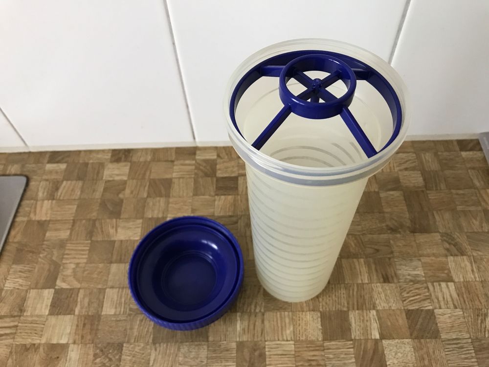 Tupperware Contenitori & Simili: Tupperware Shaker – Usato da Birmensdorf ZH venduto da Hilhan 2