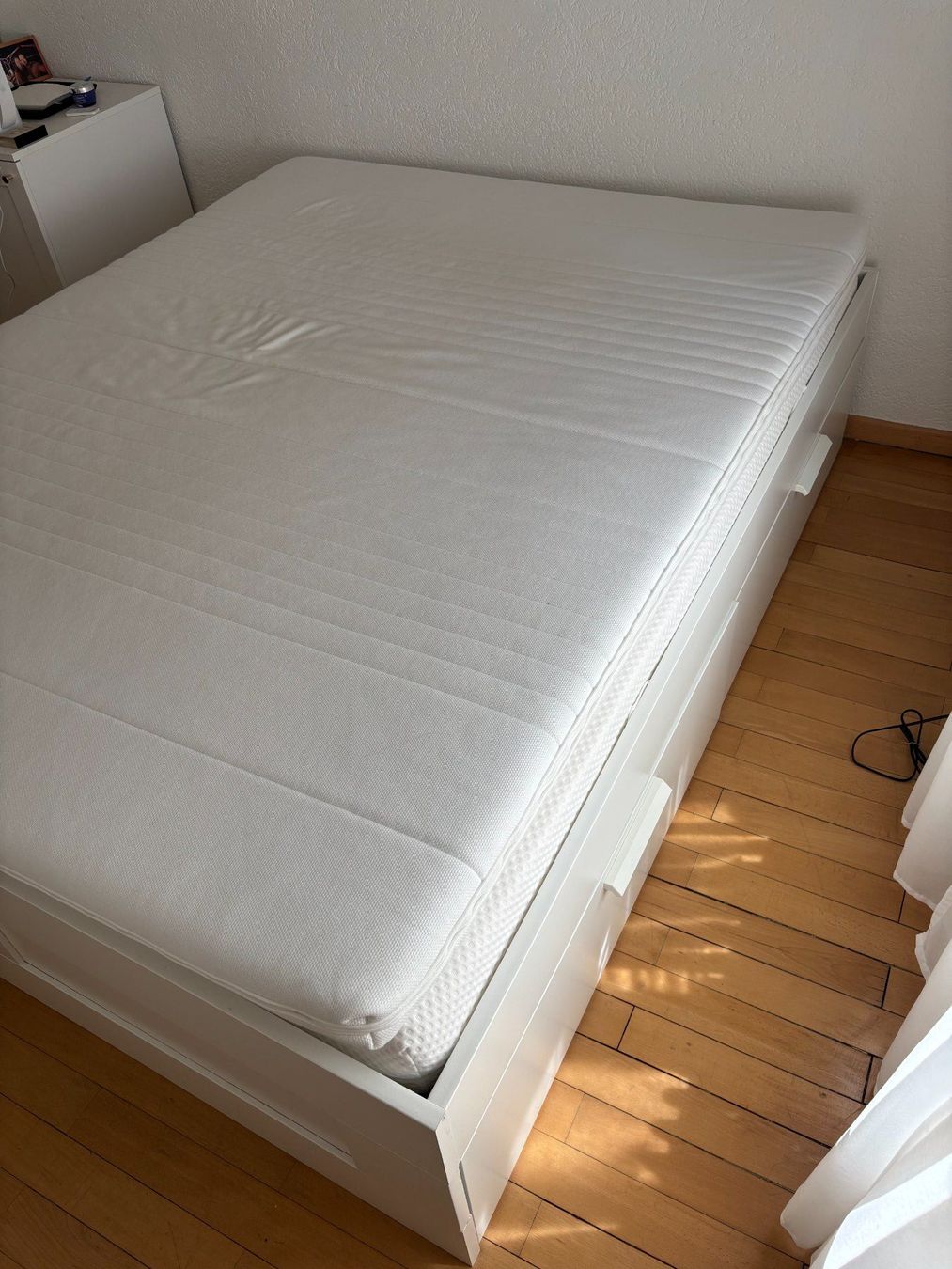 Betten: Bettgestell mit Schubladen / Bed with Storage – Gebraucht aus Zürich von nad_yj6c 1