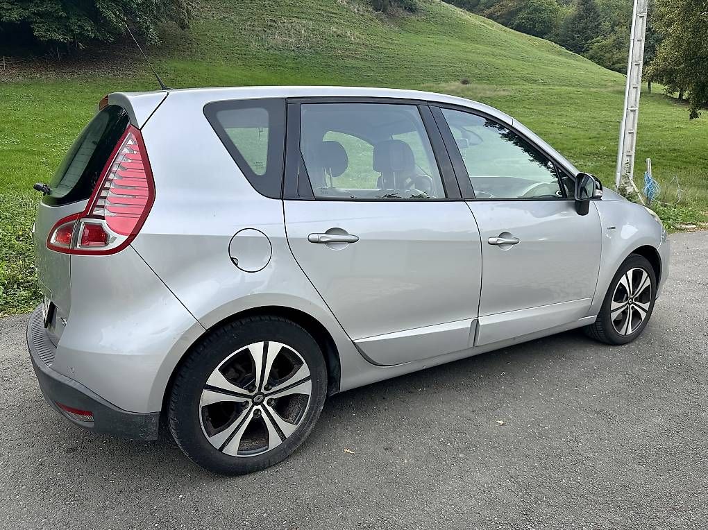 Automobili: Renault Scénic expertisée TCe 130 Bose – Usato da Muraz (Collombey) venduto da Zen_187001 1