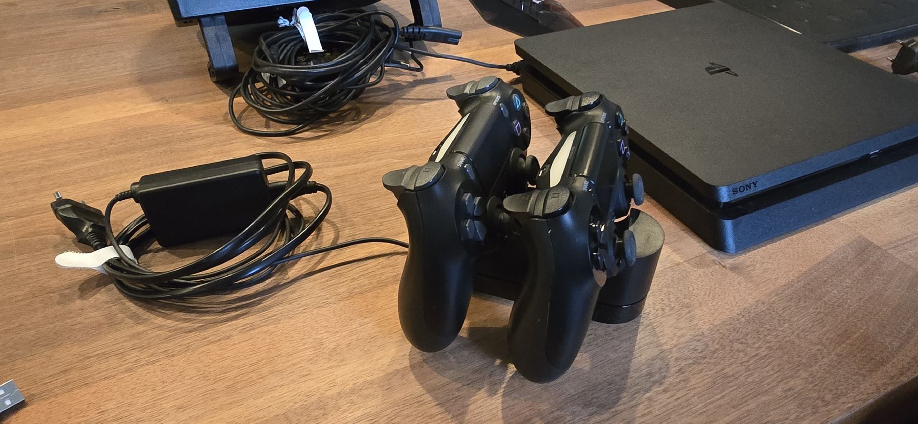 Sony Console: Play Station 4 Slim, 1Tb – Nuovo (secondo la descrizione) da Rickenbach ZH venduto da manicardo60 7