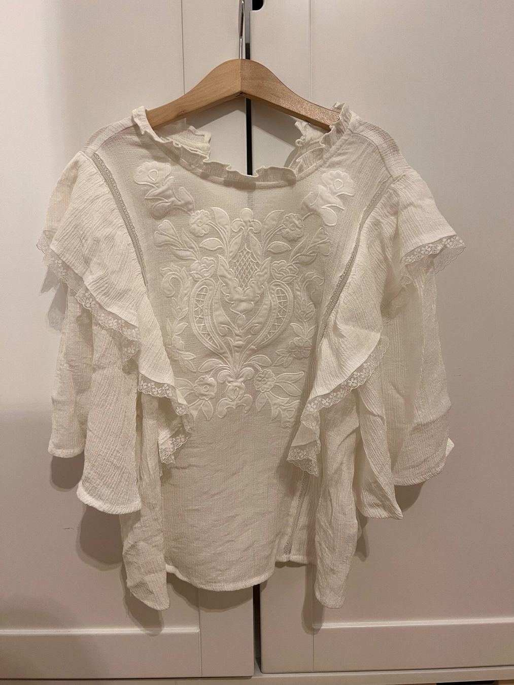 Blusen: weisse Bluse – Gebraucht aus Erlenbach von paulina.rad