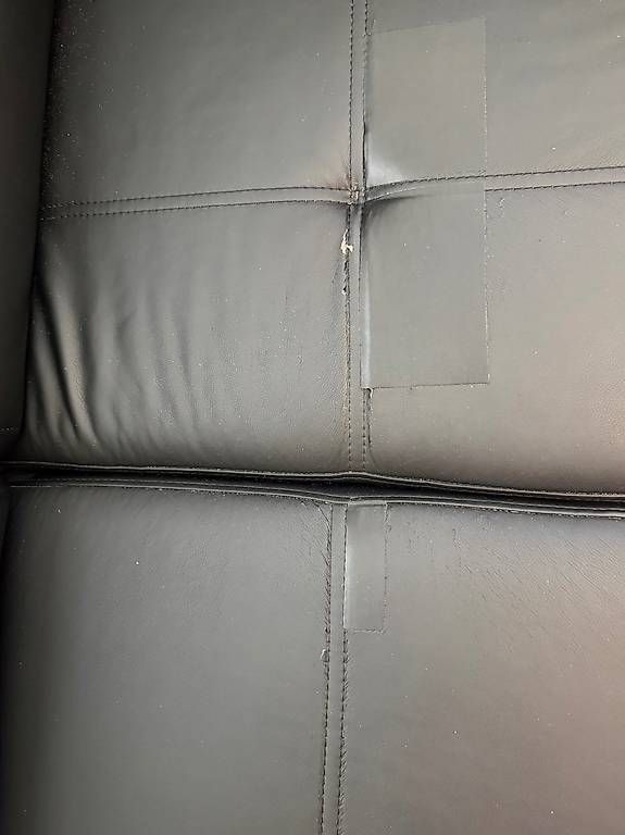Sofas: Schwarzes Ecksofa mit Bettfunktion  sofort abholbereit – D'occasion à Binningen par ElenaSol 1