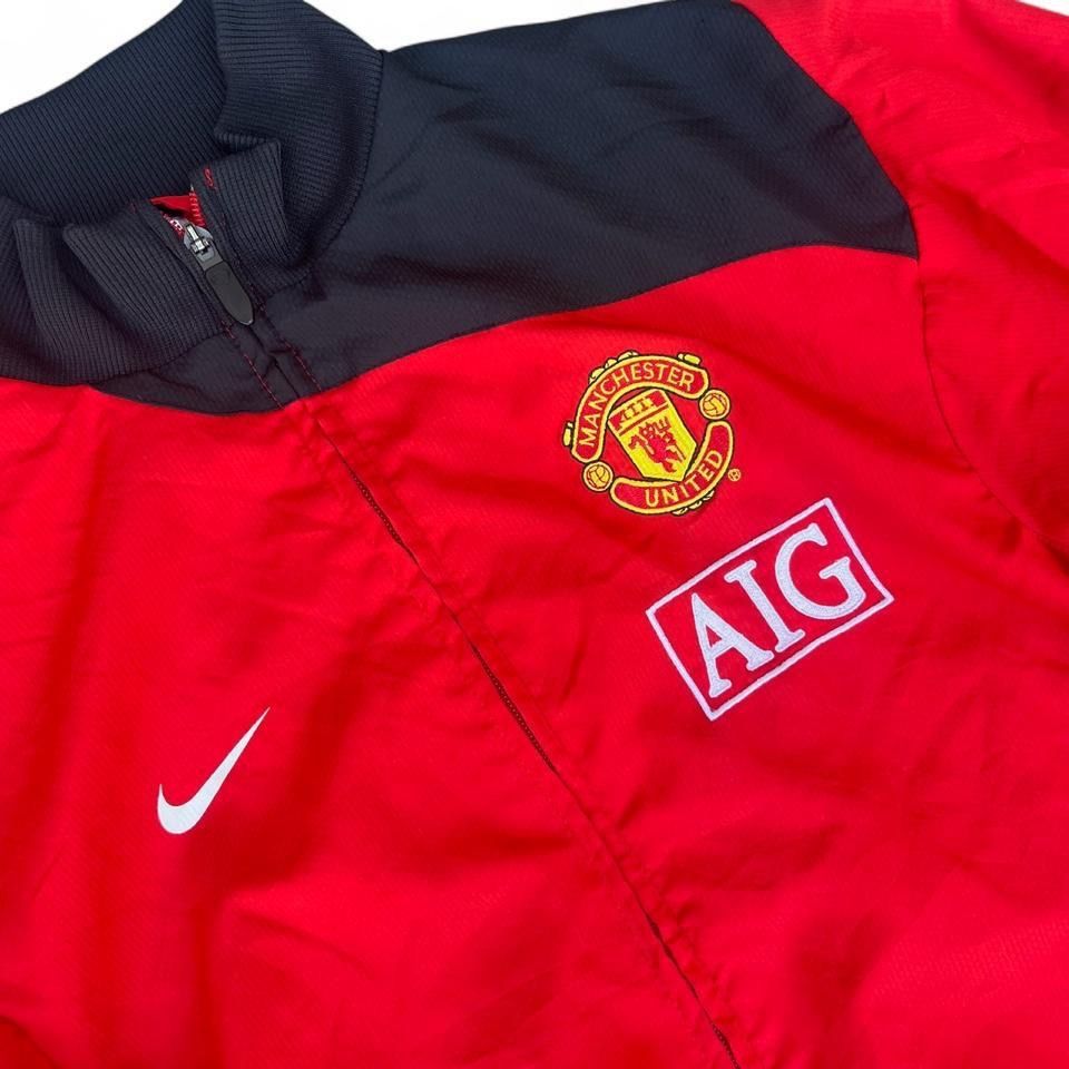 Nike Giacche: Manchester United Nike Tracksuit – Usato da Riehen venduto da RESTREET 1