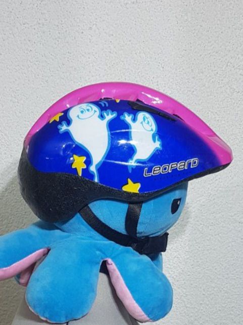 Caschi: Kinder Fahrradhelm Leopard Grösse 48/52 – Usato da Teufenthal AG venduto da boebe071 1