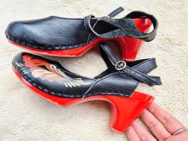 THERE GOES THE NEIGHBOURHOOD SCHUHE CLOGS 37 LEDER SANDALE