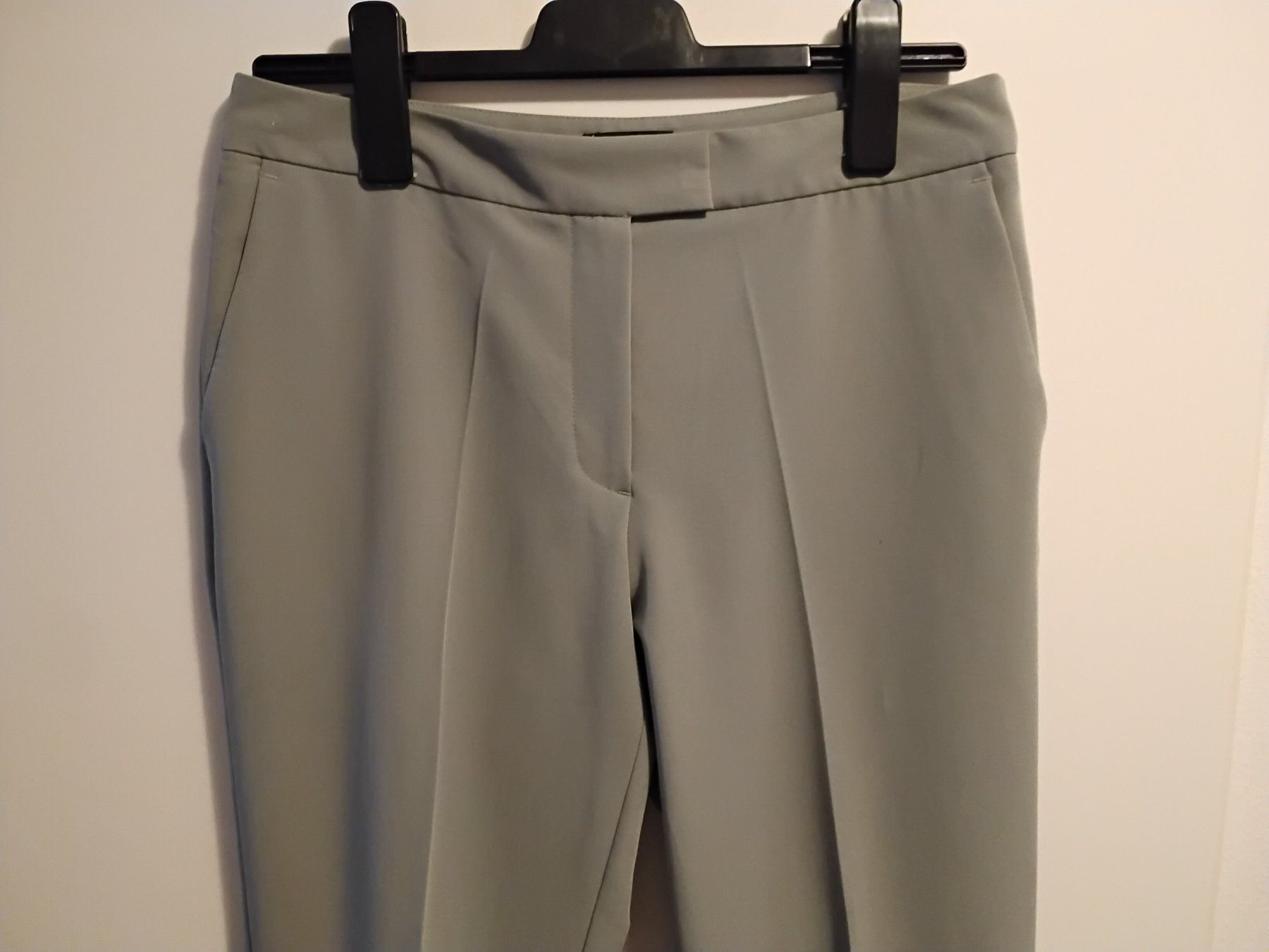 C&A Pantaloni: Pantalon élégant vert sauge C&A taille 38 – Nuovo (secondo la descrizione) da Chêne-Bourg venduto da Fio994 1
