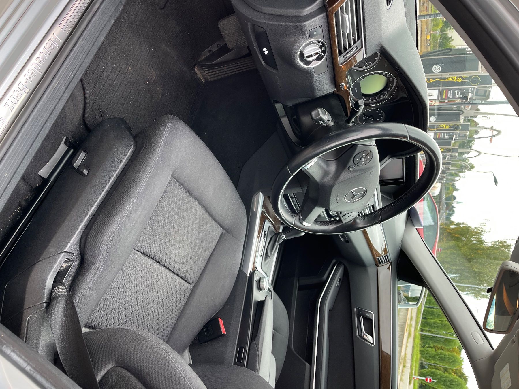 Mercedes-Benz Automobili: 2010 E200 CDI 146,500 Km Blueefficieny – Usato da Zürich venduto da den_8mcx 7