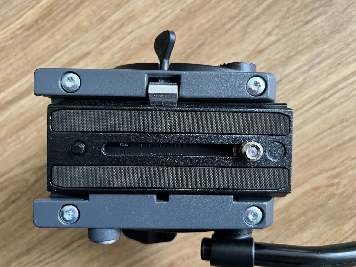 Manfrotto Treppiedi & Teste: Manfrotto Fluid Head MVH500AH – Nuovo (secondo la descrizione) da Winterthur venduto da Hello088x 5