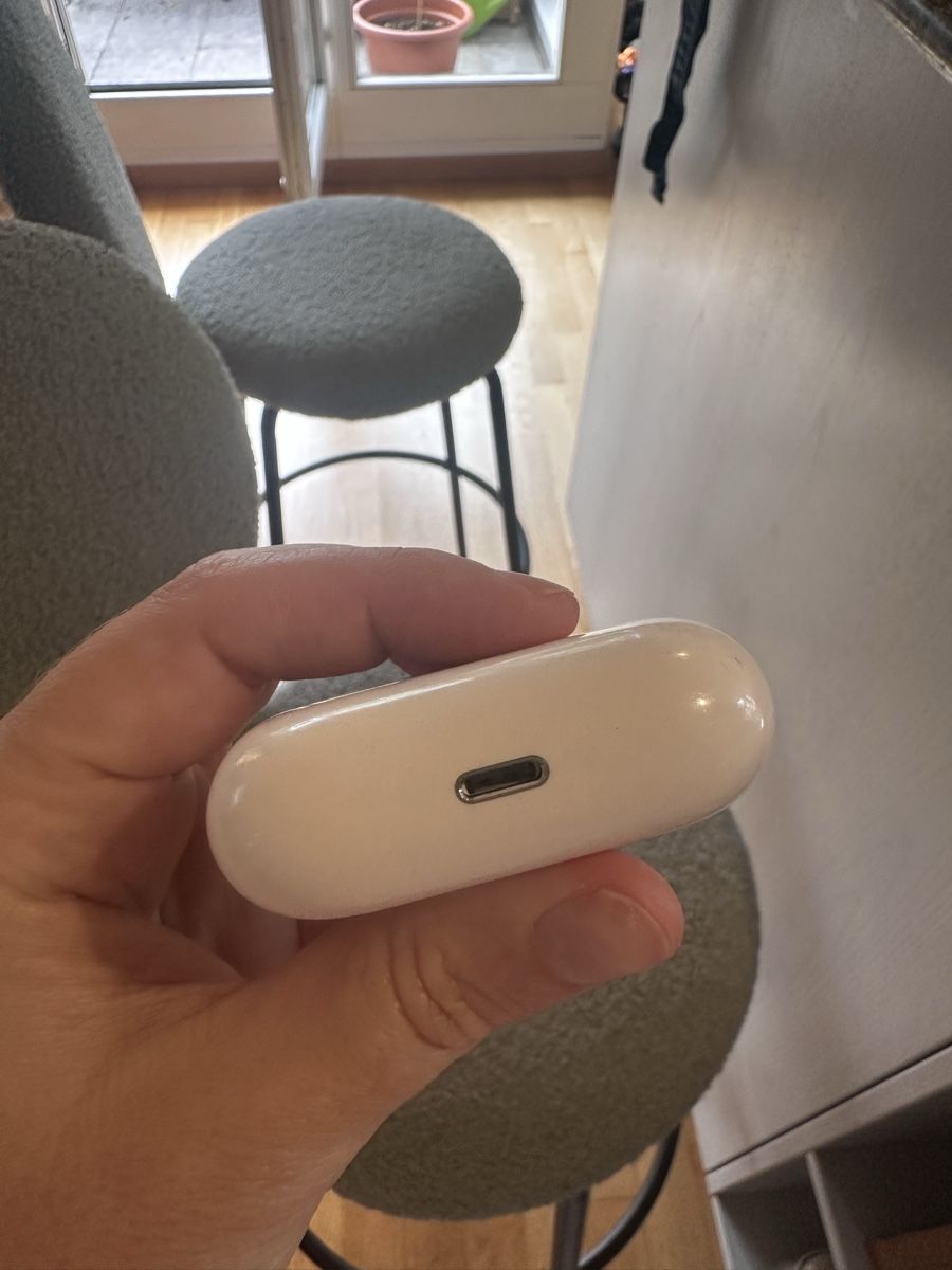 Apple Kopfhörer: Apple AirPods Pro mit Ladecase weiss  – Defekt aus Zürich von Lotta1509 3