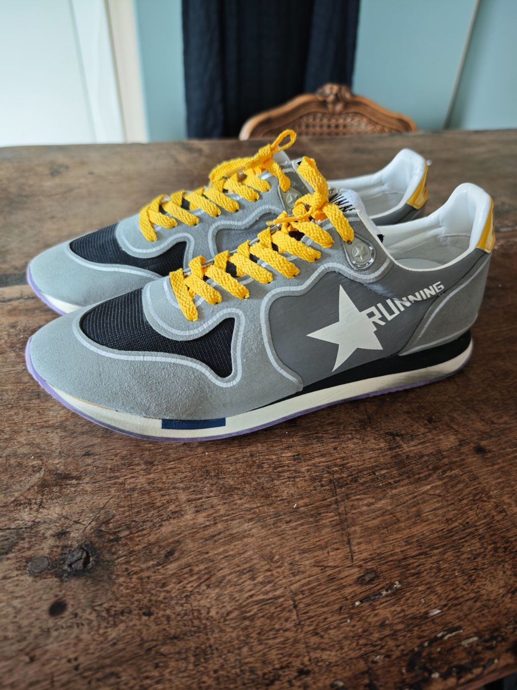 Golden Goose Scarpe da donna: Golden Goose Running, Grösse 40, grau/schwarz – Usato da Uetikon am See venduto da AJV63 1
