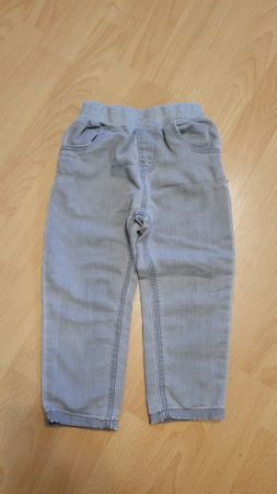 Hosen Grösse 98