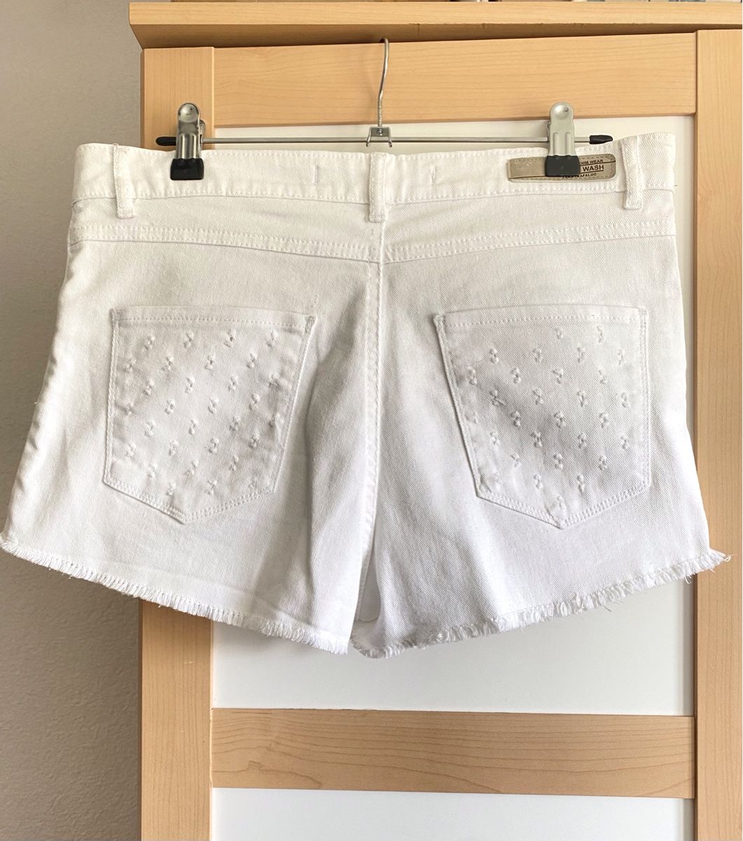 Zara Jeans: Short en jeans blanc – Usato da Le Noirmont venduto da Fanny_ 2