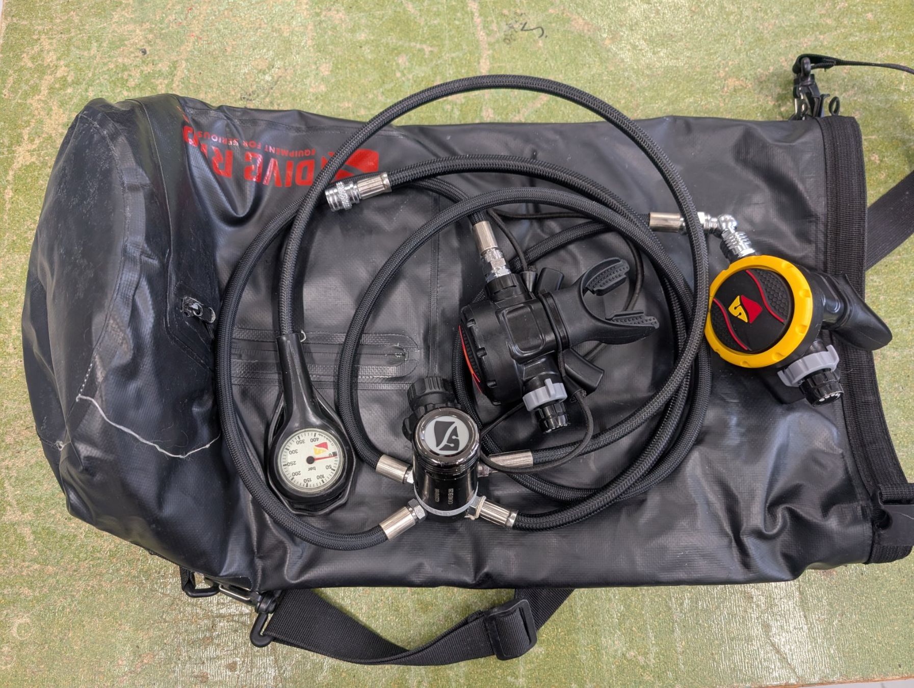 Respiratori & Giubbotti: Diverite XT1/XT2 Advanved Open Water Package – Usato da Suhr venduto da 54g1
