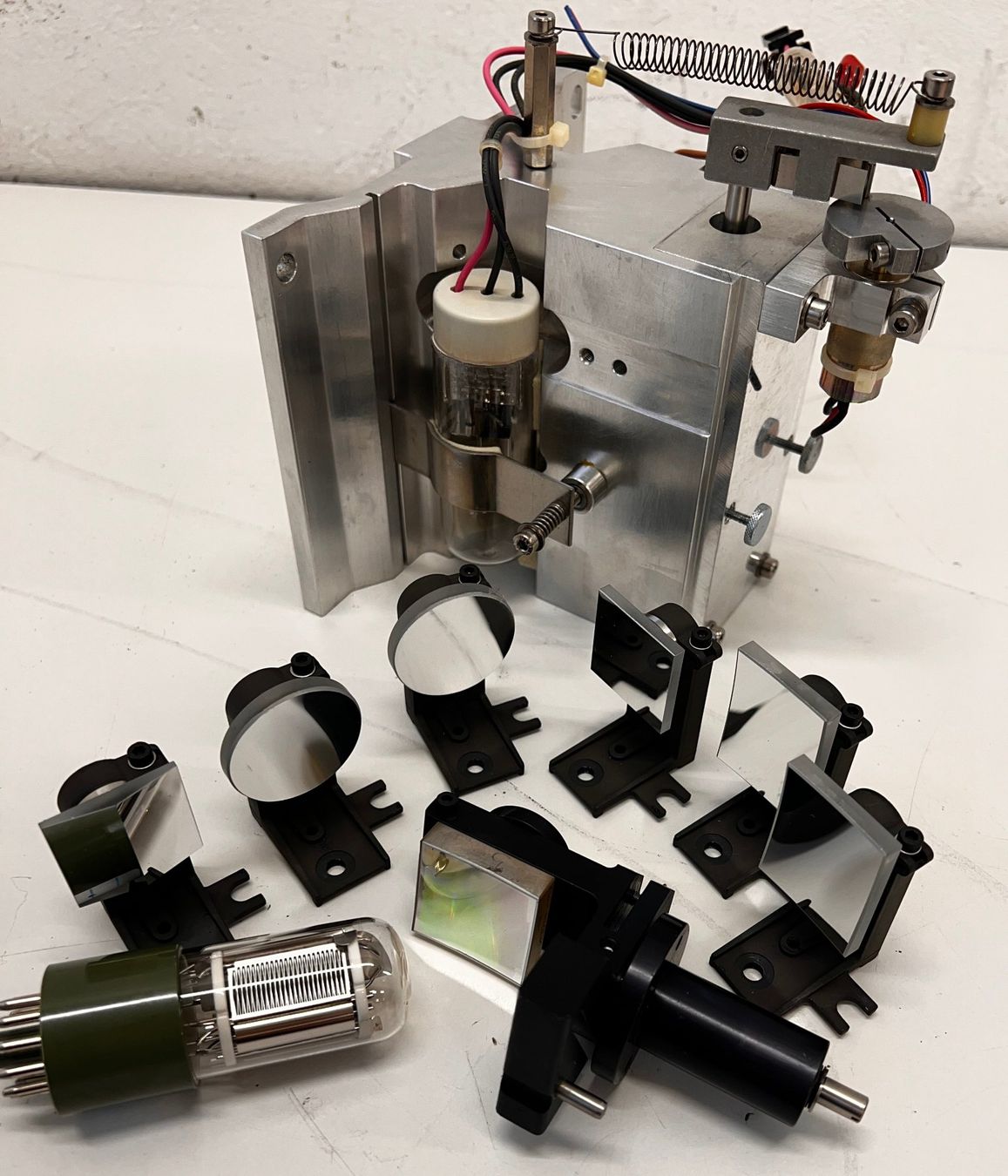 Accessori da laboratorio: Physikalisch-Optische Komponenten – Usato da Niederdorf venduto da LeptonAG_Labor 2