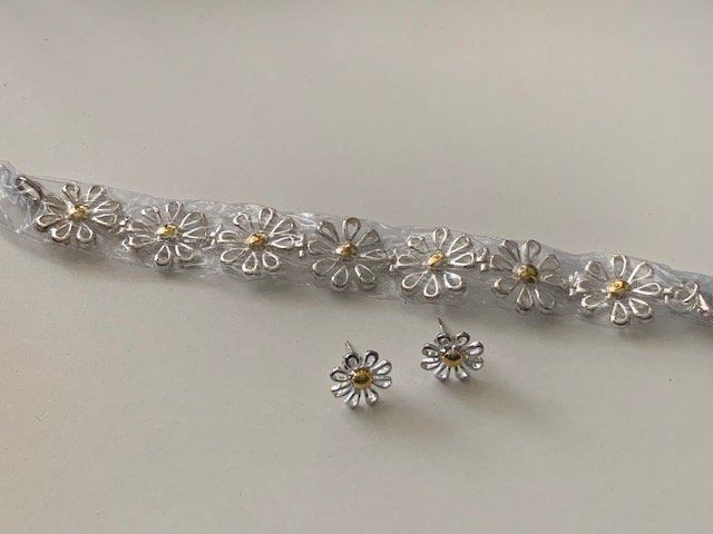 Armbänder & -reifen: NEU!!! Silber/Gold  Blumen Schmuck-Set – Neu und originalverpackt aus La Conversion von angel-gini 3