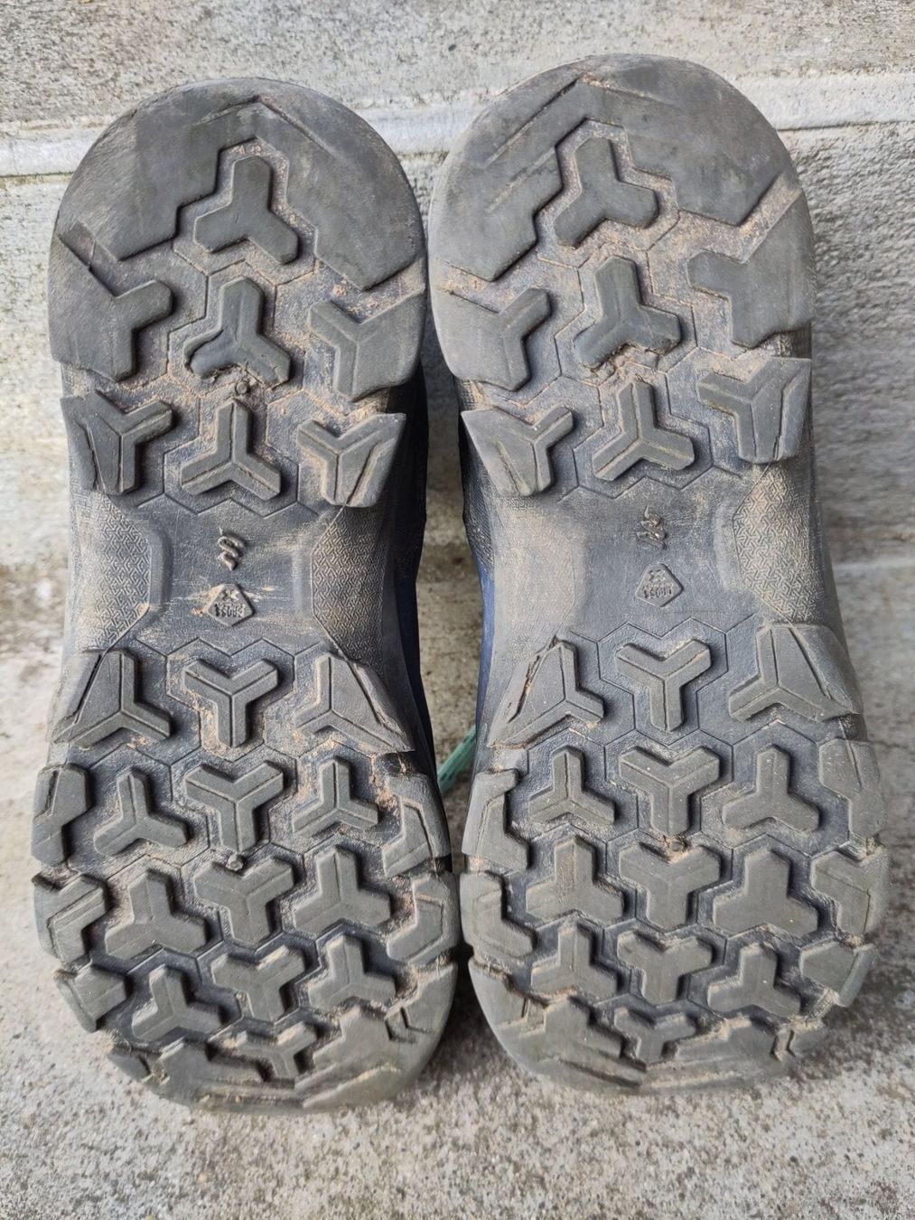Scarpe per ragazze: Wanderschuhe Gr. 35 Quechua – Usato da Uettligen venduto da Donroli 4