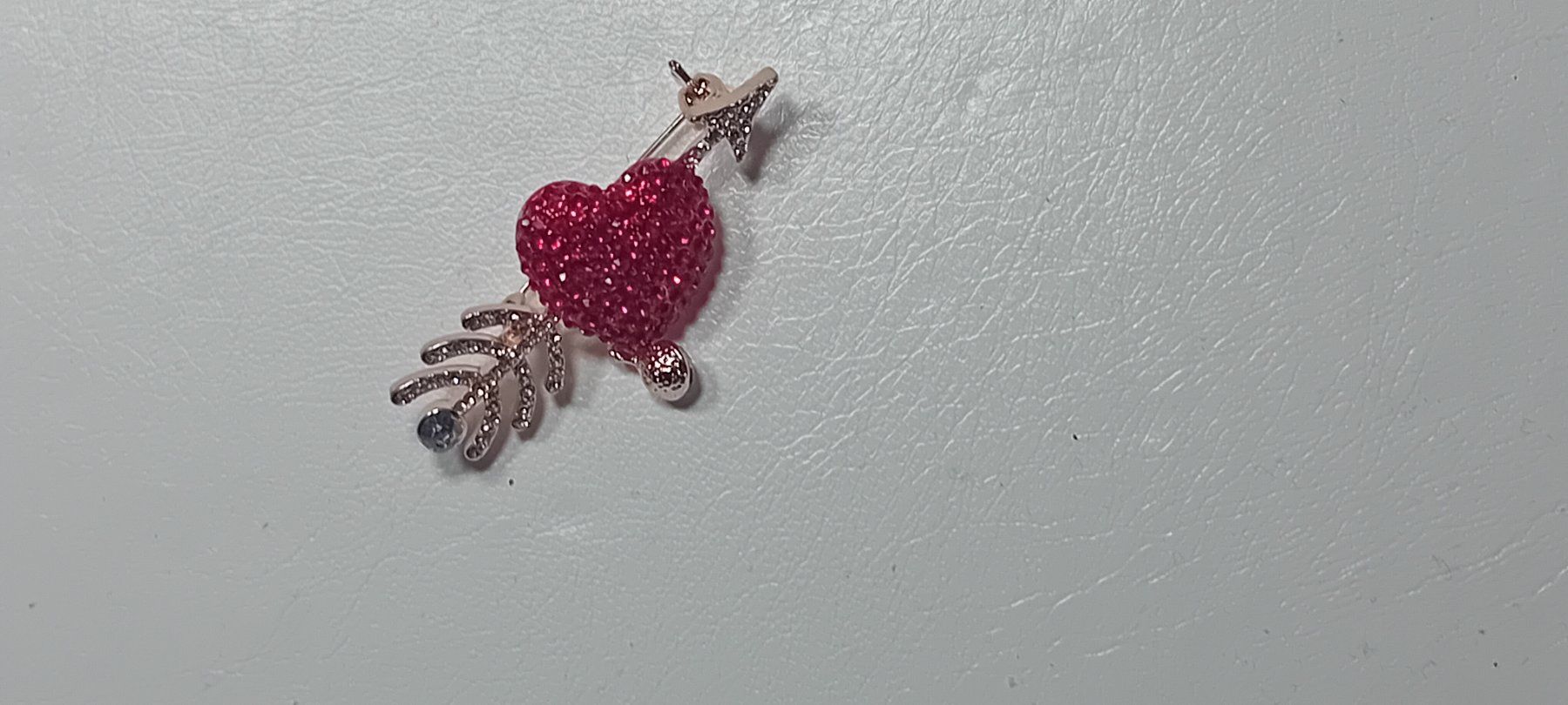 Broschen & Nadeln: modeschmuck,brosche,,mit kristall – Neu (gemäss Beschreibung) aus Basel von bij_5hqd 1