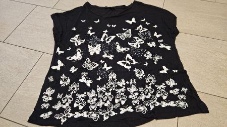 Schwarzes Sommer-Shirt, Gr. L (44/46), mit Schmetterlingen🦋