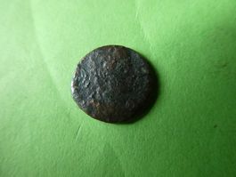 uralte Bronzemünze  14 mm     1.29 g
