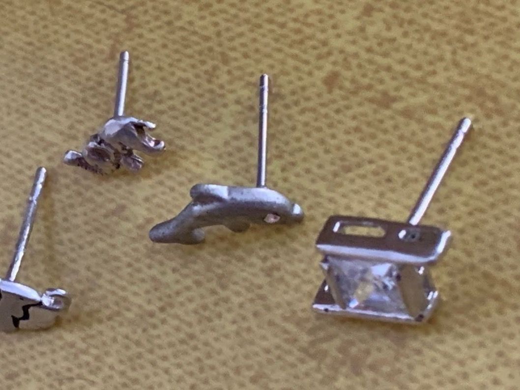 Ohrringe & -stecker: Ohrstecker, Blume, Delphin, Elefant, Karo – Gebraucht aus Dittingen von Bellevista 4