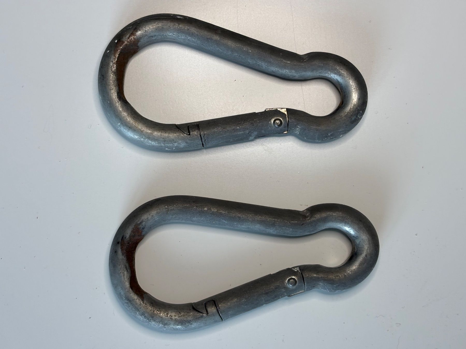 Attrezzatura da arrampicata: Karabinerhaken, gebraucht – Usato da Niederurnen venduto da Guste 1