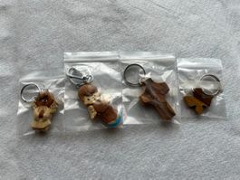 4 Schlüsselanhänger aus Holz,  Neu