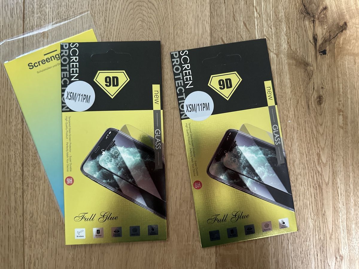 Cover & Protezioni schermo: Vitre protection iPhone XSM / 11pm – Nuovo e nell'imballaggio originale da Montreux venduto da canori