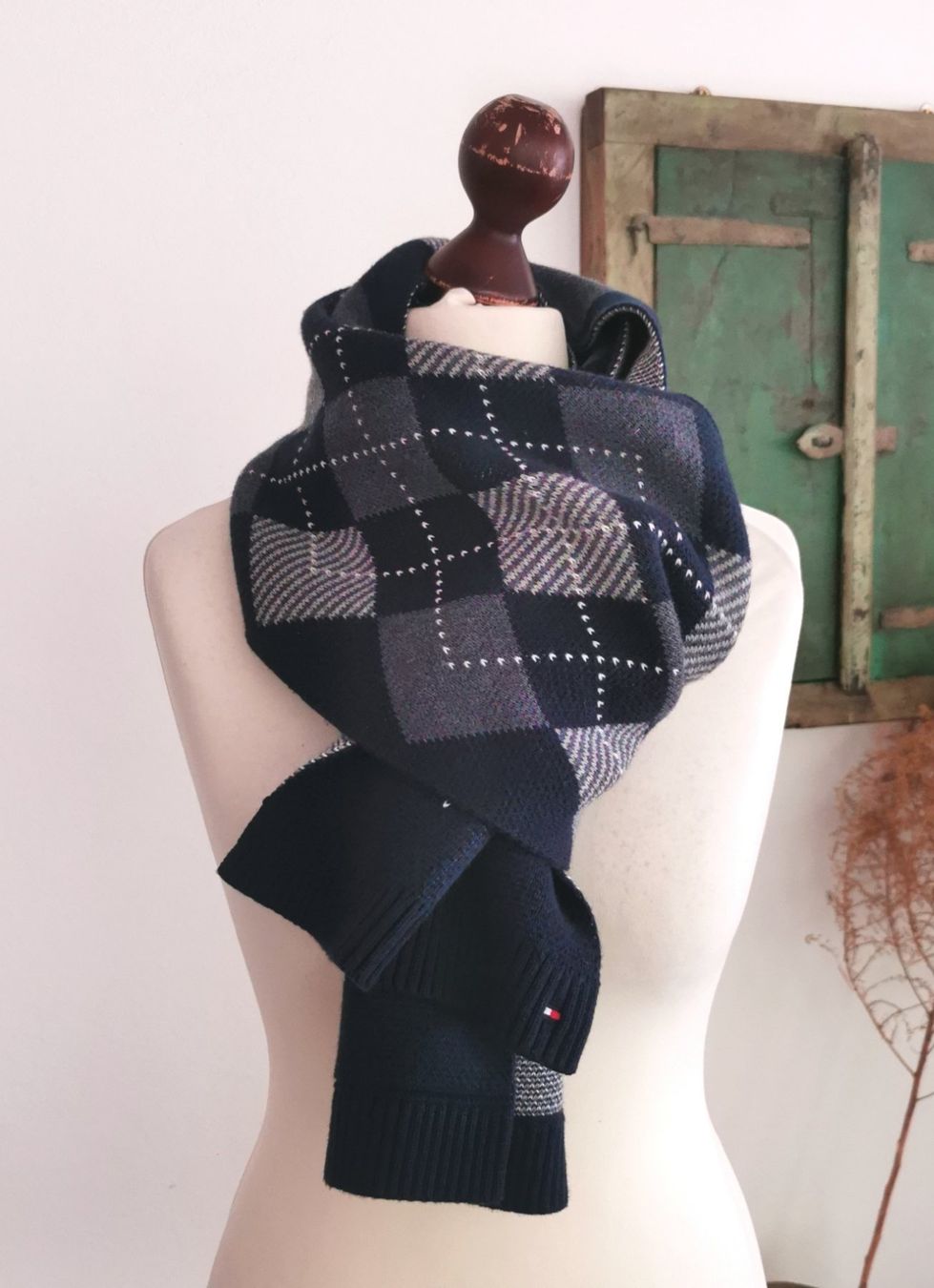 Tommy Hilfiger Foulard & Sciarpe: Tommy Hilfiger klassischer Schal – Usato da gachnang venduto da tibus1 1