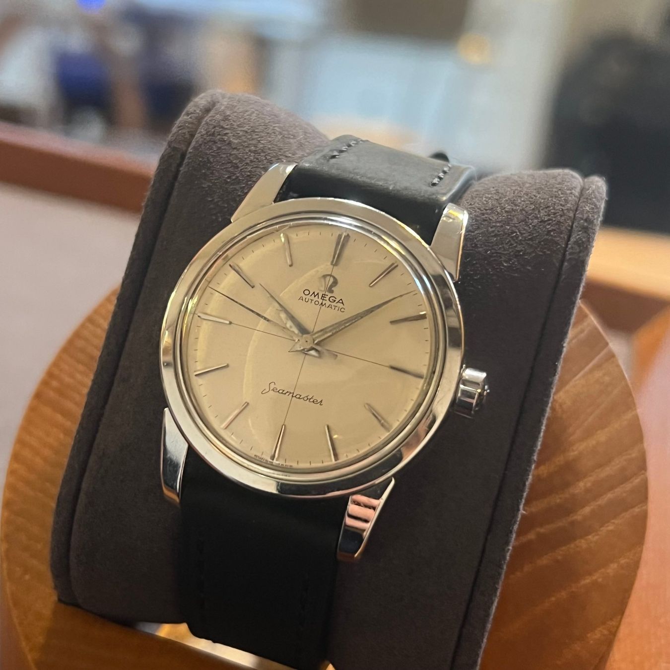 Omega Orologi: Omega Seamaster Vintage Automatic Silver Dial – Usato da Carouge GE venduto da Watchaser 2