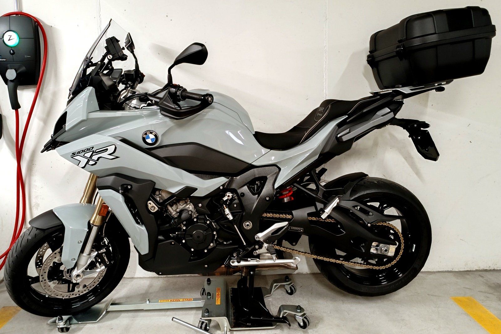 BMW Touring: BMW S 1000 XR  mit Topcase – Usato da Obfelden venduto da Difam 8