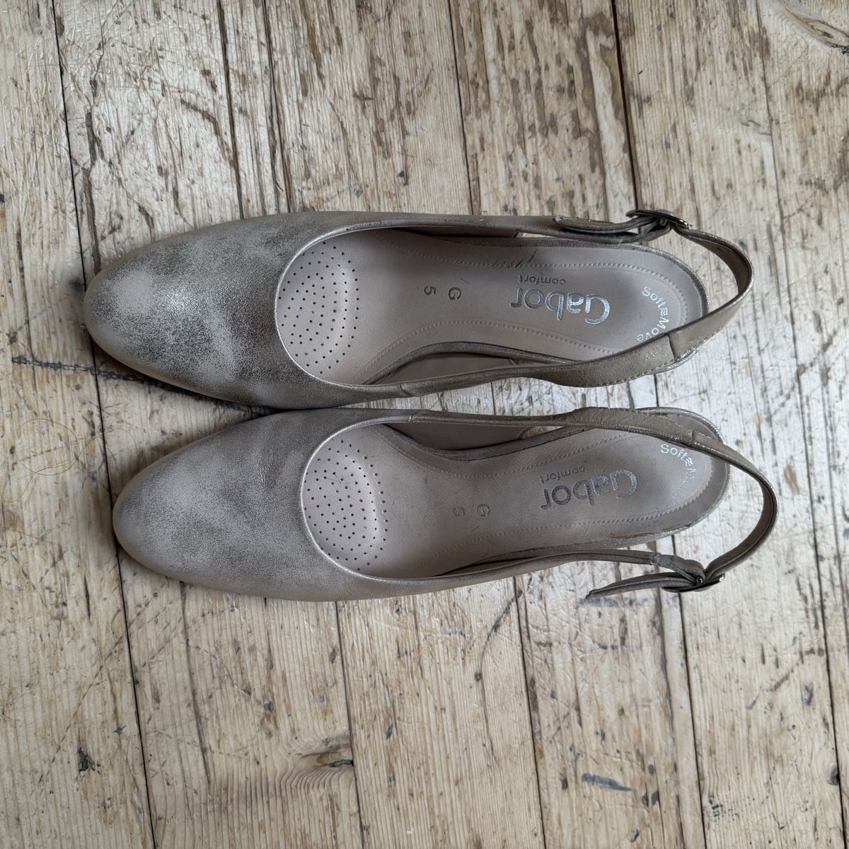 Gabor Chaussures femmes: Goldene Pumps von Gabor – Neuf (Voir description) à Donat par troja007 1