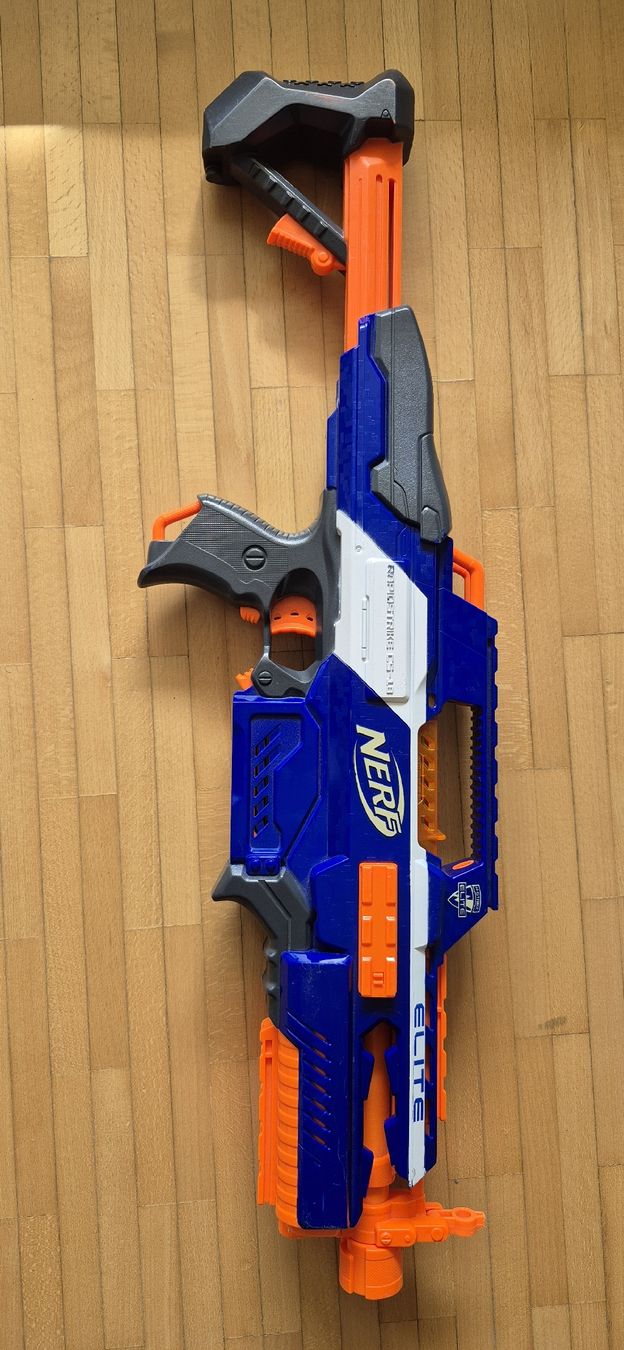 Nerf Giocattoli: Diverse Nerfs und ähnliches – Usato da Zürich venduto da Pentimento 2