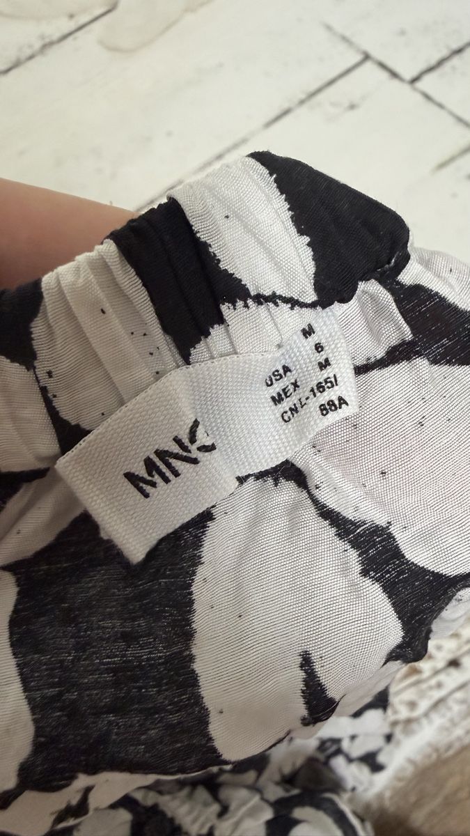 Mango Tops: MNG Crop Top print black white size M – D'occasion à Knonau par Grapesvintage 2