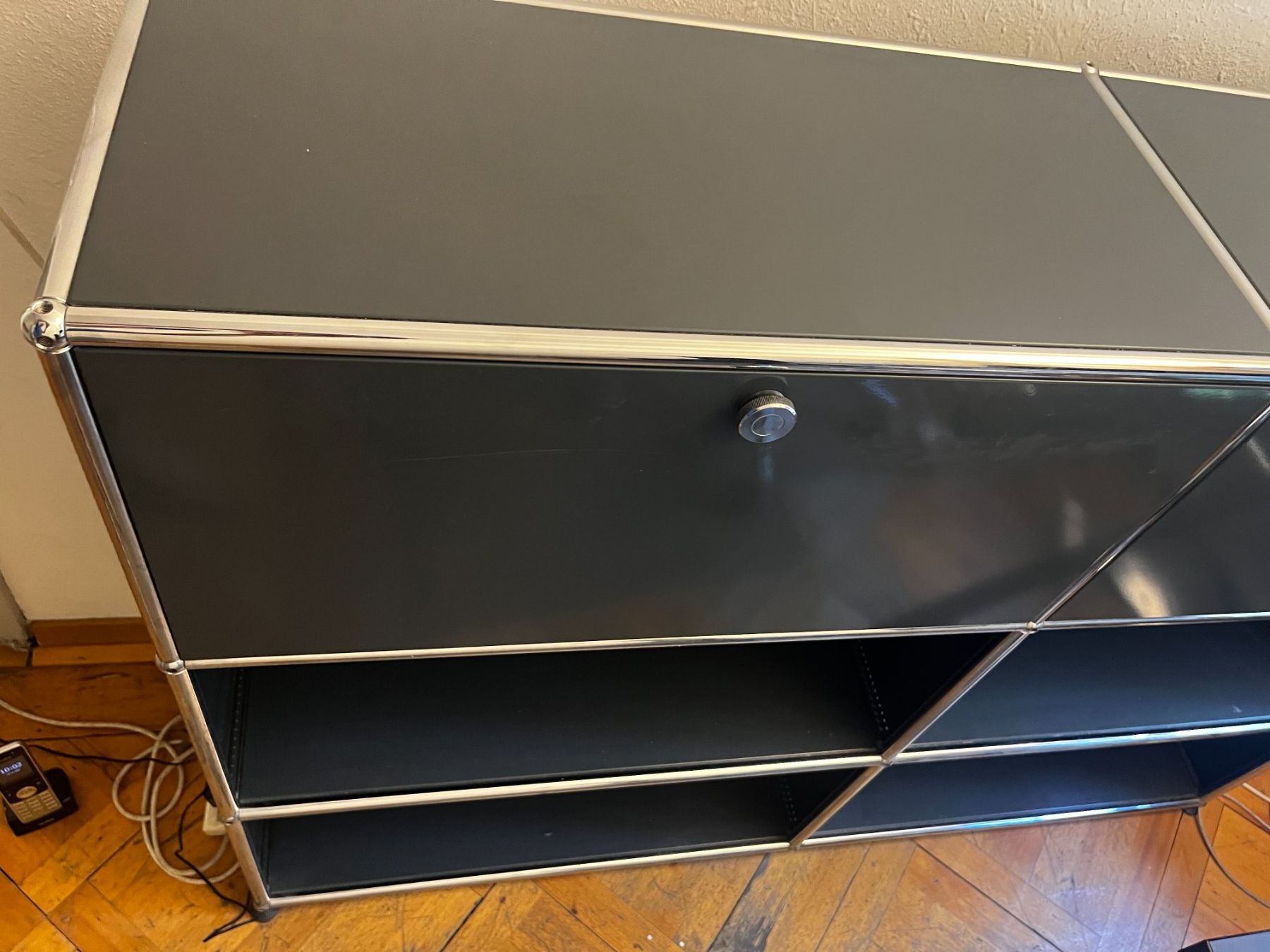 USM Commodes: USM Sidebord Kommode dunkelgrau – D'occasion à Zürich par Allrounders 4