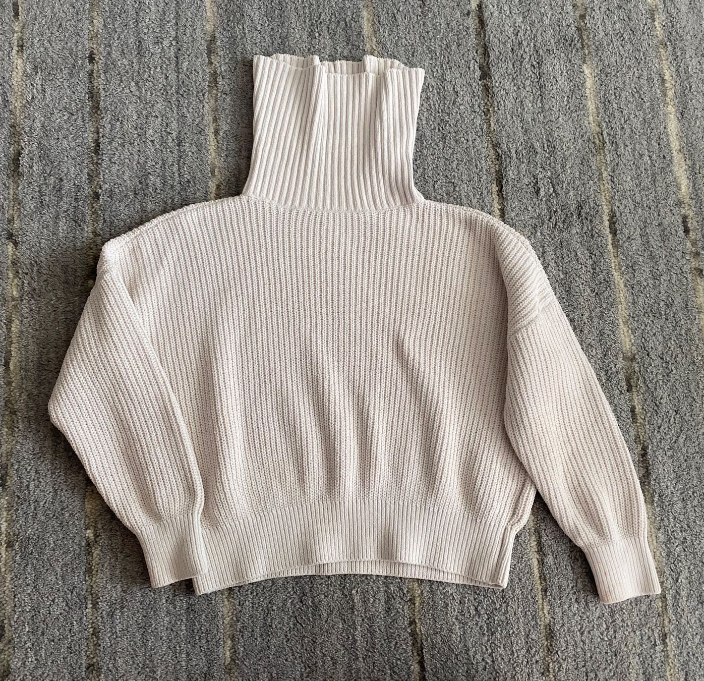 S.Oliver Pulls et sweat-shirts: Rollkragen-Pullover sOliver, 152cm – D'occasion à Bassersdorf par jgo_9mfk