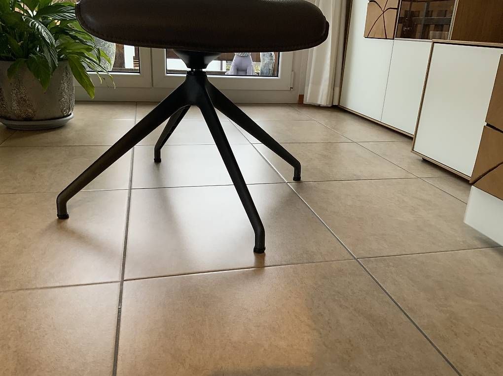 Sedie: 4 chaises en cuir pivotantes – Usato da Mollens VS venduto da cha_wh9r 1