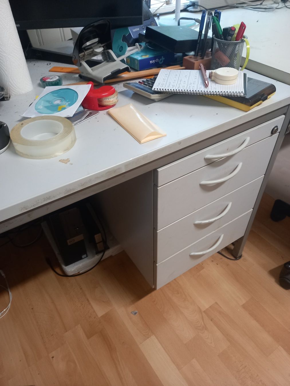 Scrivanie: Büro Schreibtisch – Usato da Rorschach venduto da rumpelschtiltz