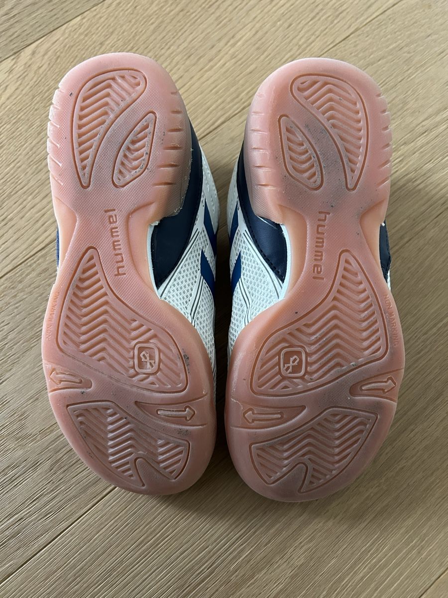 Hummel Scarpe per ragazzi: Hummel Hallenschuhe Gr. 35 – Usato da Tägerwilen venduto da NoRaq 3