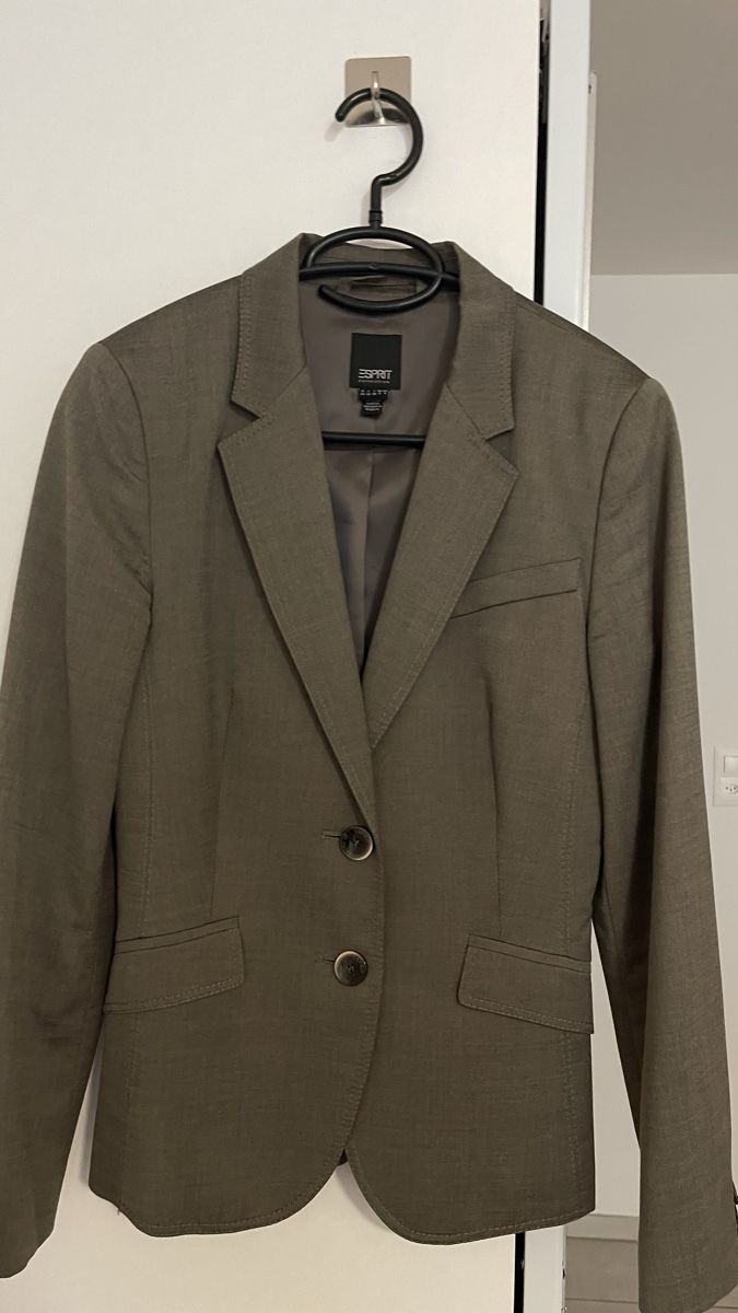 Anzüge & Kostüme: Esprit Blazer - Earth Tone, Stylish Winter Look, Size 36 – Neu (gemäss Beschreibung) aus Winterthur von shp_xcc5