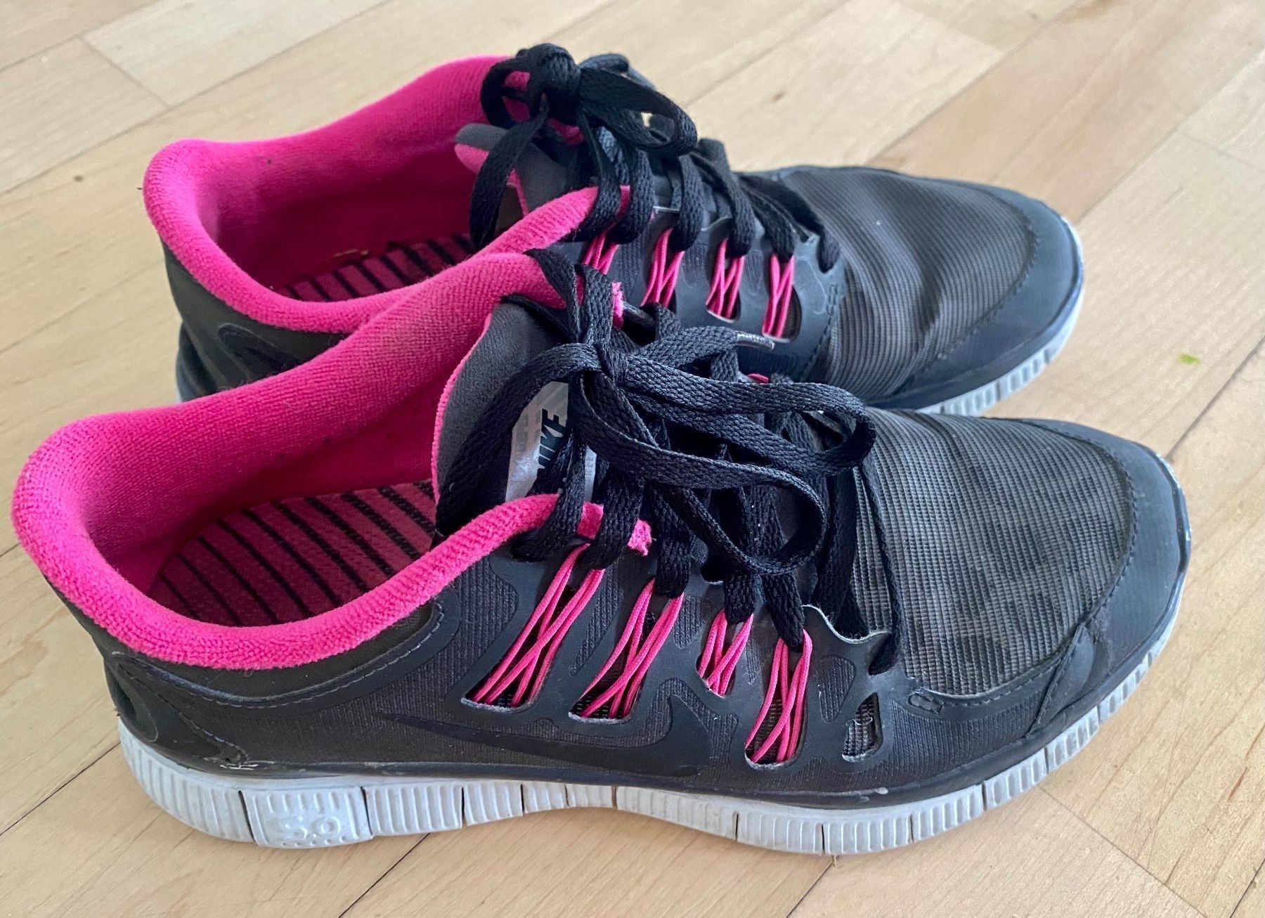 Nike Scarpe da donna: Turnschuh Nike / Gr 38 – Usato da Hergiswil NW venduto da Labello01 1