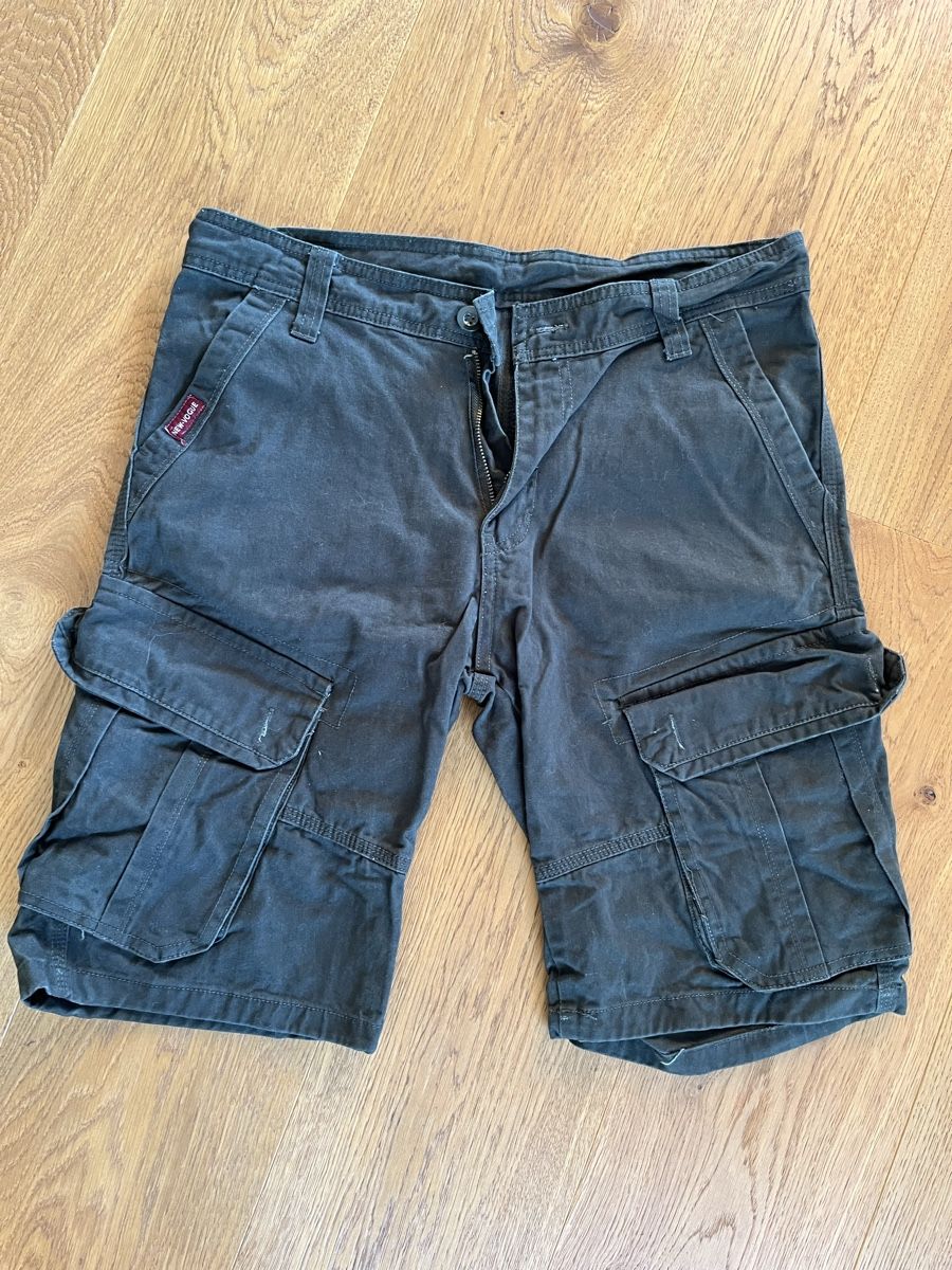 Pantaloni: Sommer-Cargoshorts, Khaki, Gr. 30 – Usato da Sigriswil venduto da Krugle83