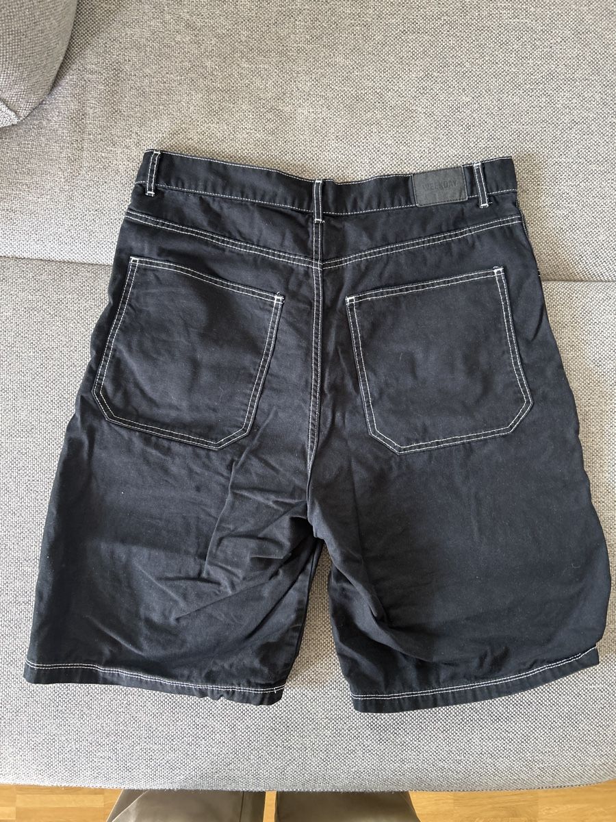 Weekday Pantaloni: Schwarze Weekday Cargo Shorts, Gr. 54 – Usato da Niederuzwil venduto da stoeljucki 1