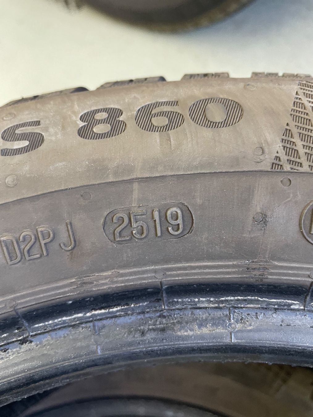 Continental Pneumatici & Ruote complete: 2x Winterpneus 195/55 R15 – Usato da Urtenen-Schönbühl venduto da inf_yc7h 3