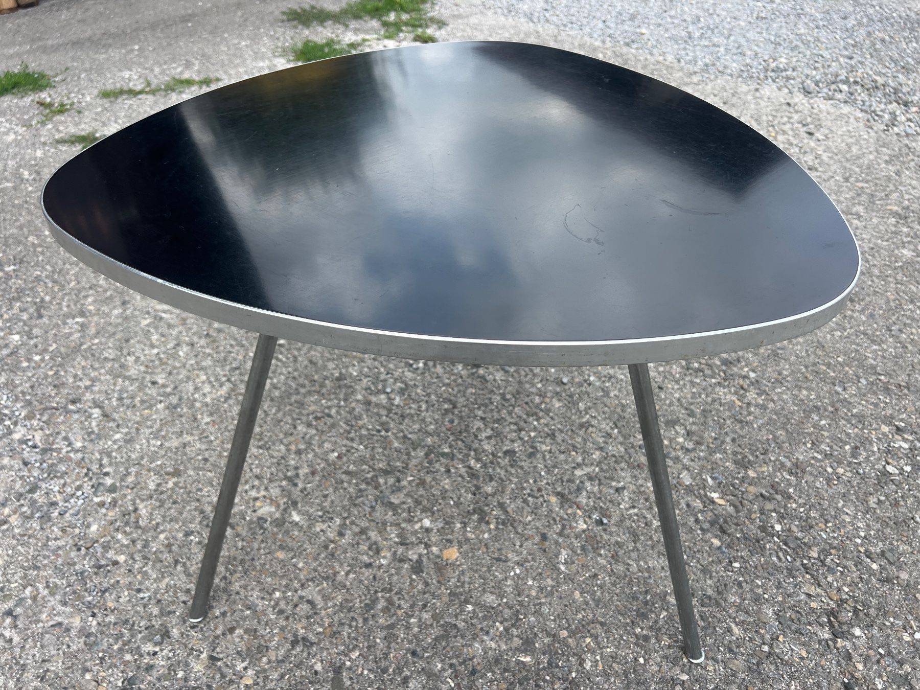 Tables: Mid-Century Tripod Couchtisch – D'occasion à Otelfingen par Yossi-68 5