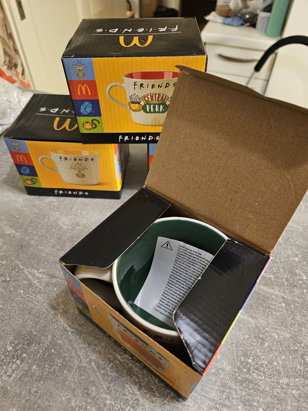 Tassen: Mug Friends McDonald's collection – Neu und originalverpackt aus Genève von CheyenneKiwi 1