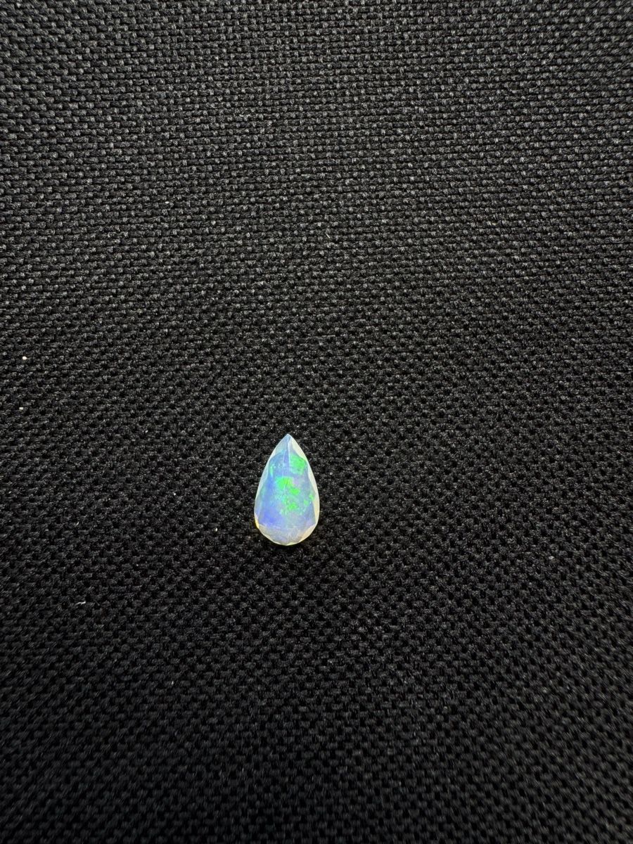 Pietre preziose: Äthiopischer Opal 1.1 ct – Nuovo e nell'imballaggio originale da Wängi venduto da Horus90